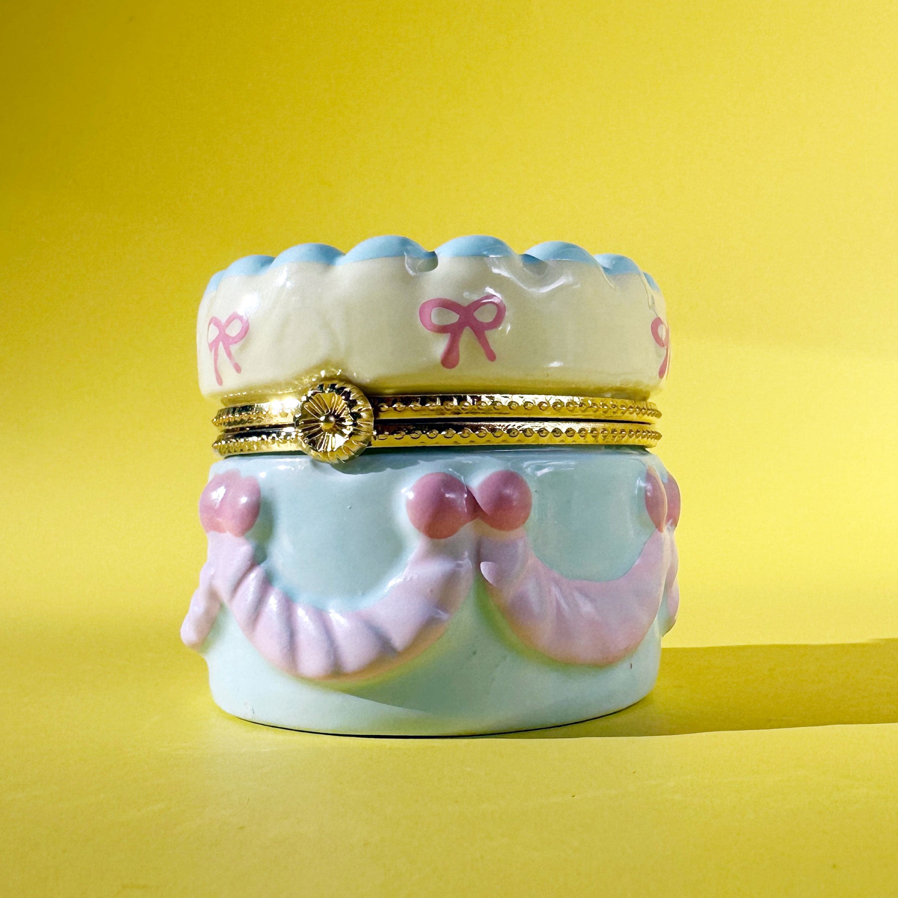 Pig Birthday Cake Trinket Box